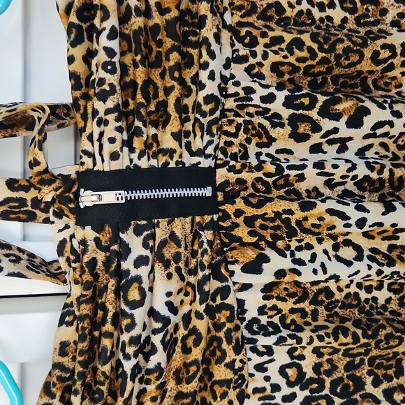 Cheetah halter top - Picture 2 of 2